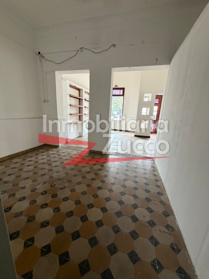 ALQUILO: LOCAL COMERCIAL CENTRICO EN CORONDA