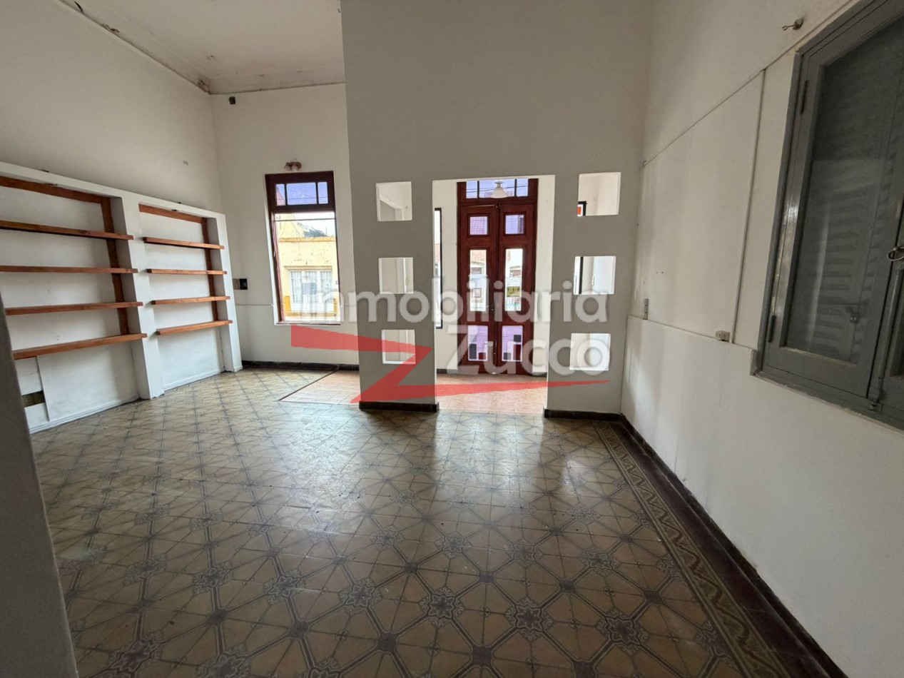 ALQUILO: LOCAL COMERCIAL CENTRICO EN CORONDA