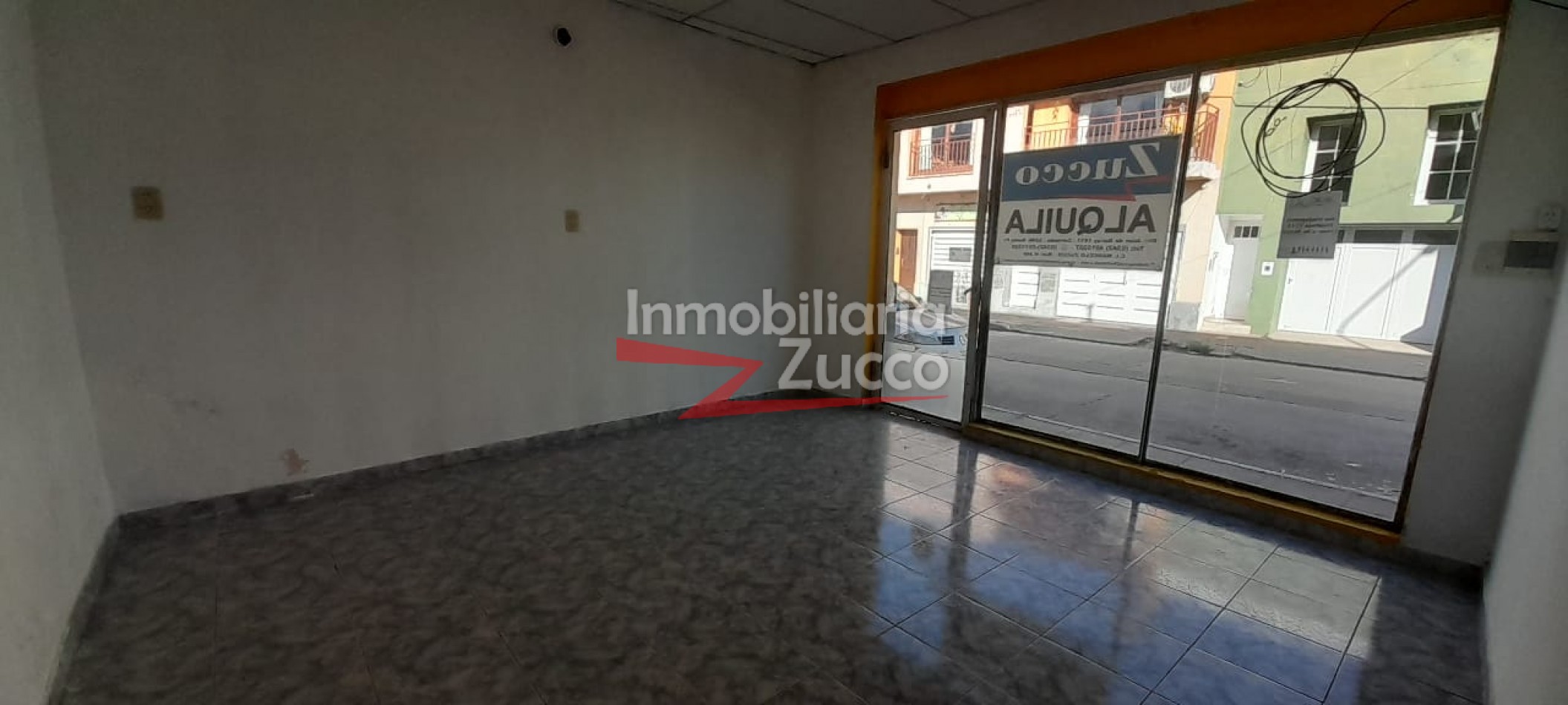 ALQUILO: LOCAL COMERCIAL EN CORONDA