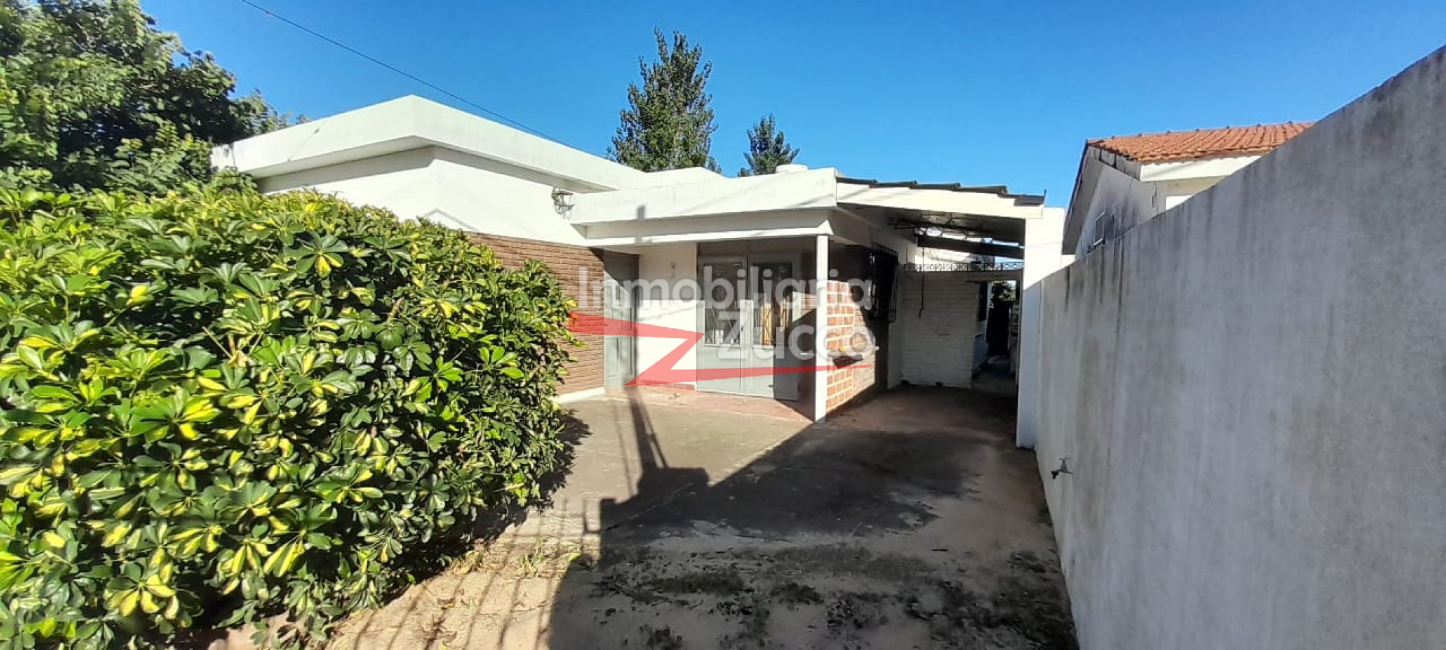 ALQUILO: CASA EN CORONDA