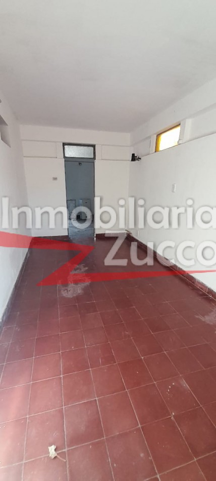 ALQUILO: CASA EN CORONDA