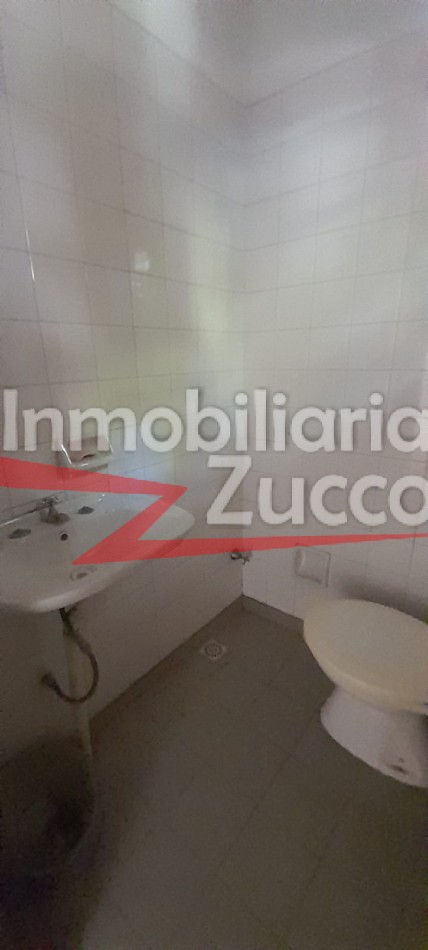 ALQUILO: LOCAL COMERCIAL CENTRICO EN CORONDA