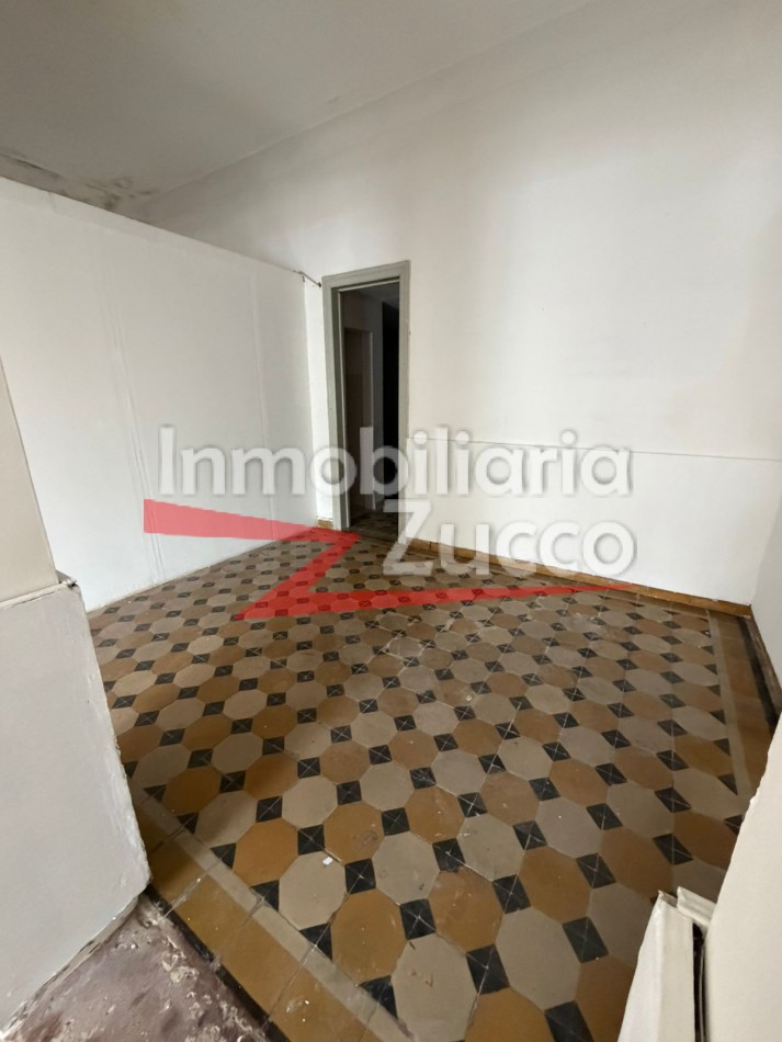 ALQUILO: LOCAL COMERCIAL CENTRICO EN CORONDA