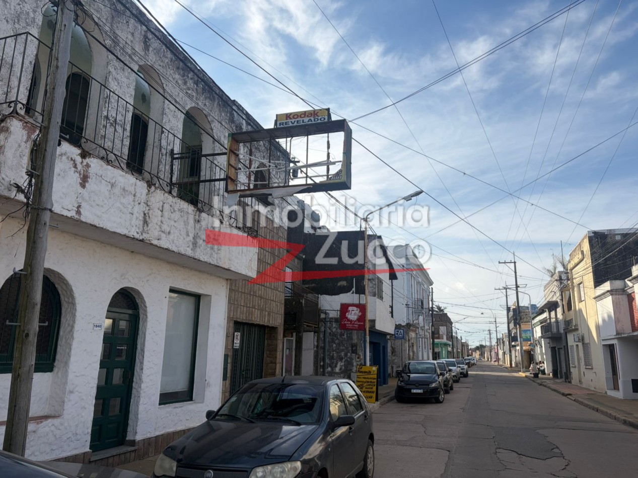 ALQUILO: LOCAL COMERCIAL + CASA EN PLANTA ALTA EN CORONDA