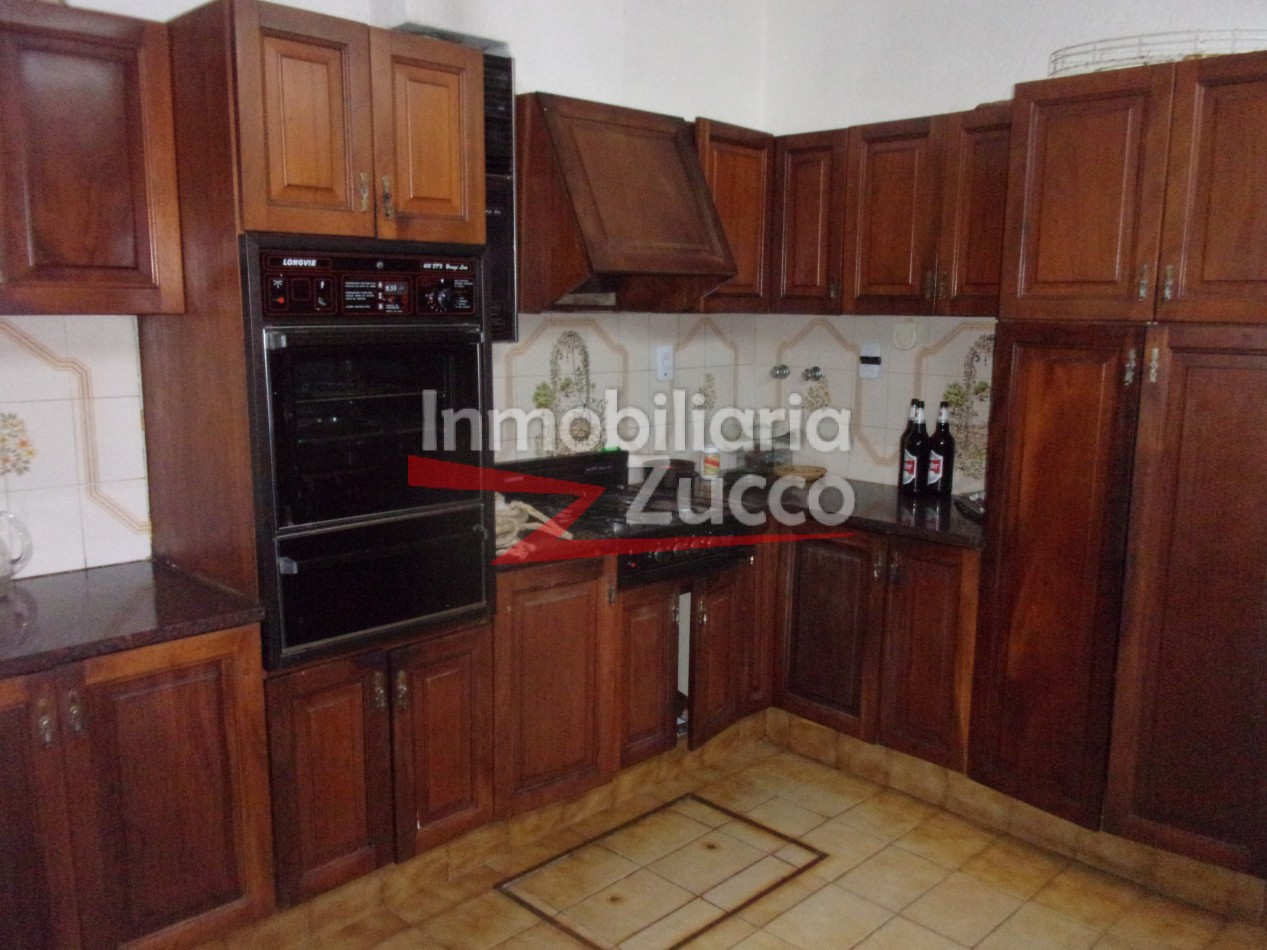 VENTA: CASA EN PLENO CENTRO DE CORONDA - Ref. 204