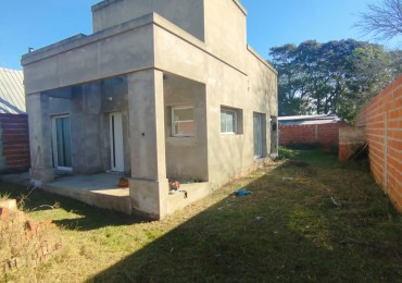 Venta casa a Estrenar - Barrio Los Paraisos Coronda - a 200 m. del rio.