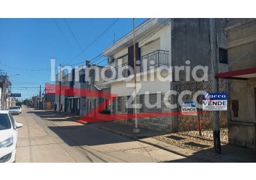 VENTA: CASA EN PLENO CENTRO DE CORONDA - Ref. 204