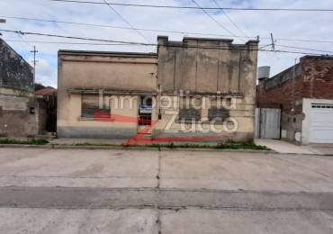 VENTA: TERRENO CON CASA A RECICLAR + DOS GALPONES EN CORONDA - Ref. 952